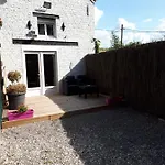 Au Paradis Des Crins Studio Rez De Chaussee Avec Jardin Et Un Autre Studio En Duplex Avec Terrasse Apartment Templeuve-en-Pevele