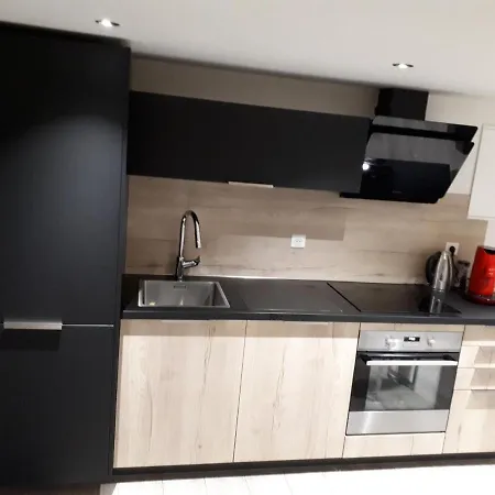 公寓 Au Paradis Des Crins Studio Rez De Chaussee Avec Jardin Et Un Autre Studio En Duplex Avec Terrasse *