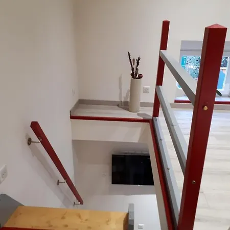 Au Paradis Des Crins Avec Un Studio Rez De Chaussée Jardin Et Studio En Duplex Avec Terrasse